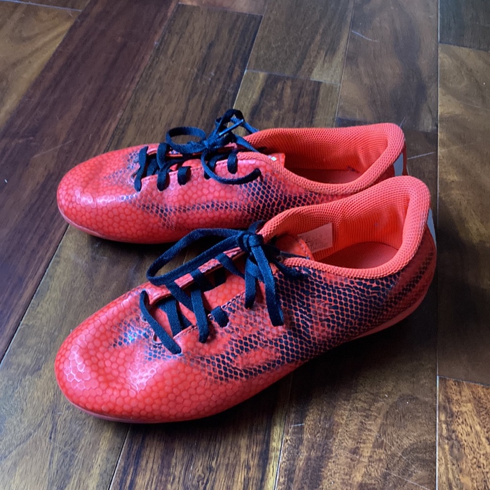 Adidas Soccer Shoes - Picture 2 of 5